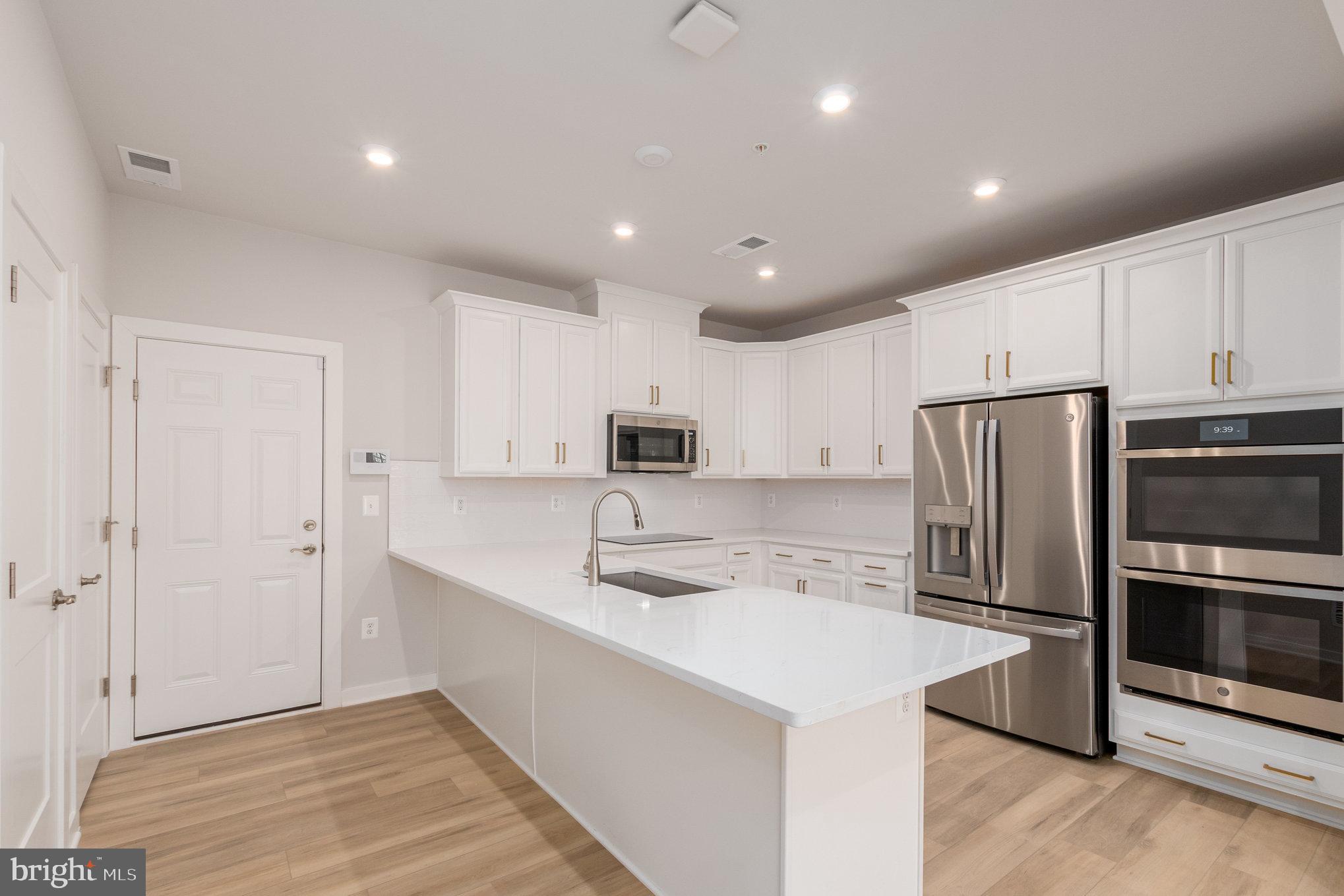 VILLAGE AT MANASSAS PARK - Residential Lease