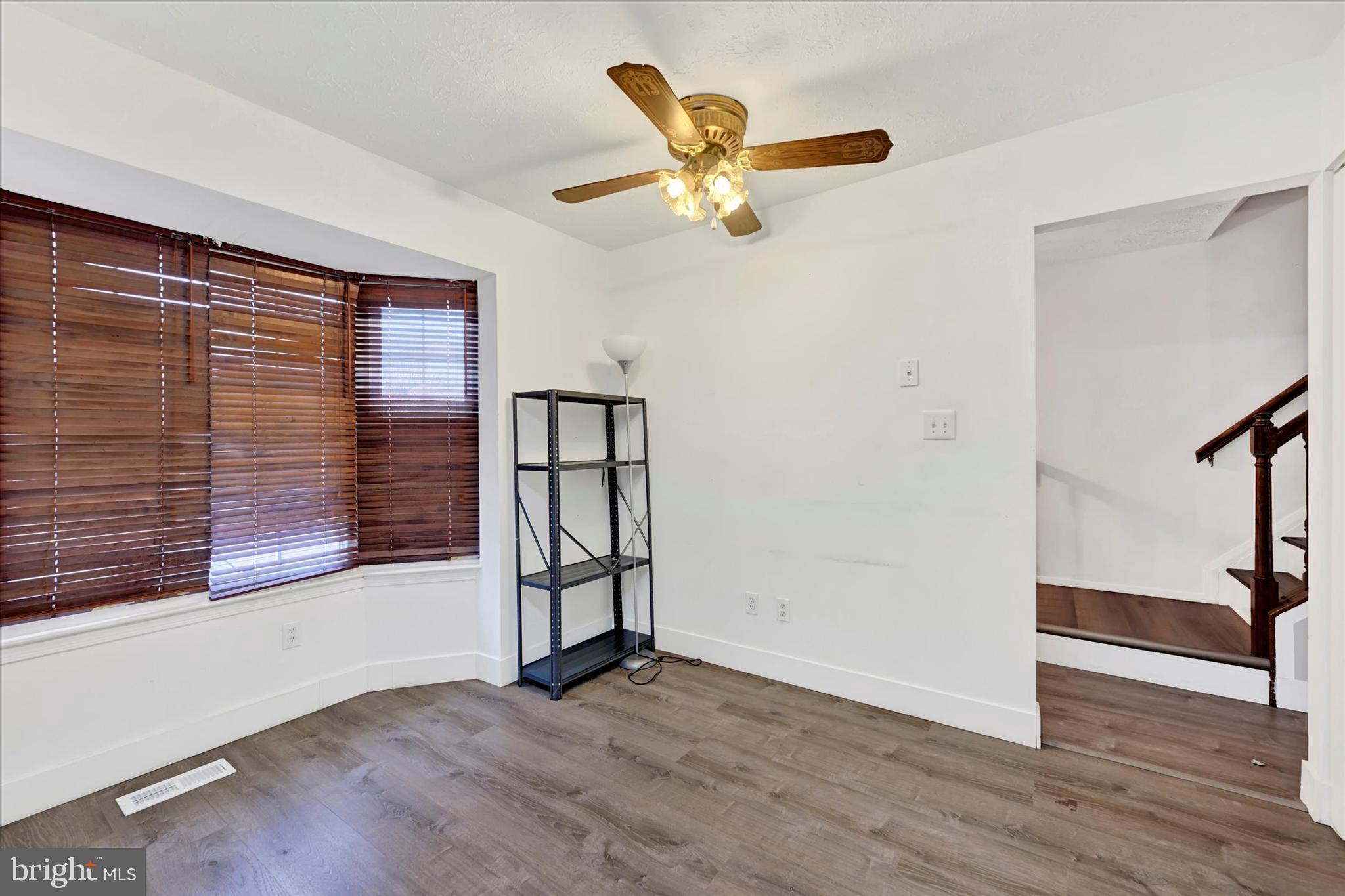 11 STONE FALLS COURT