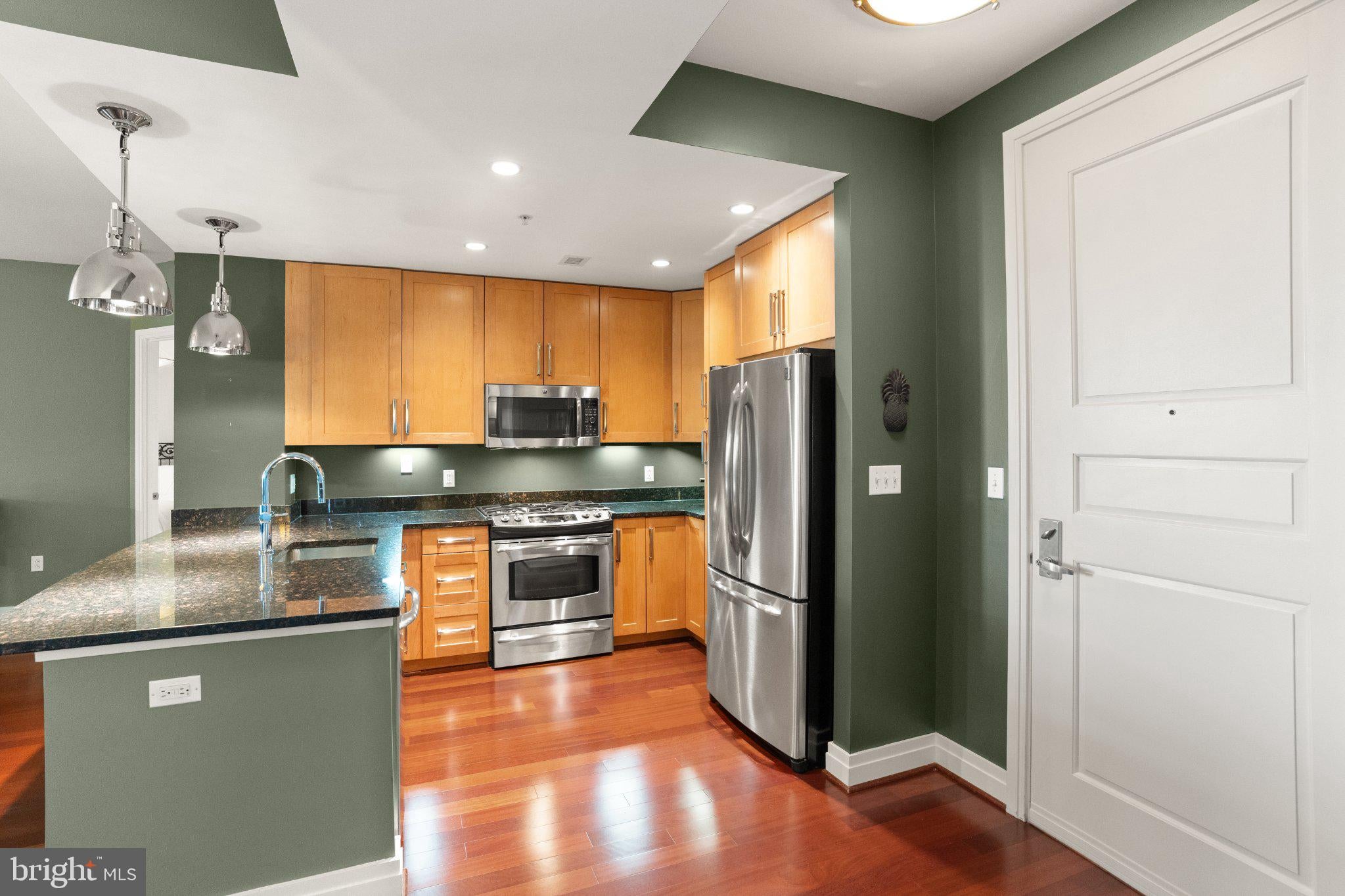 8220 CRESTWOOD HEIGHTS DRIVE 719