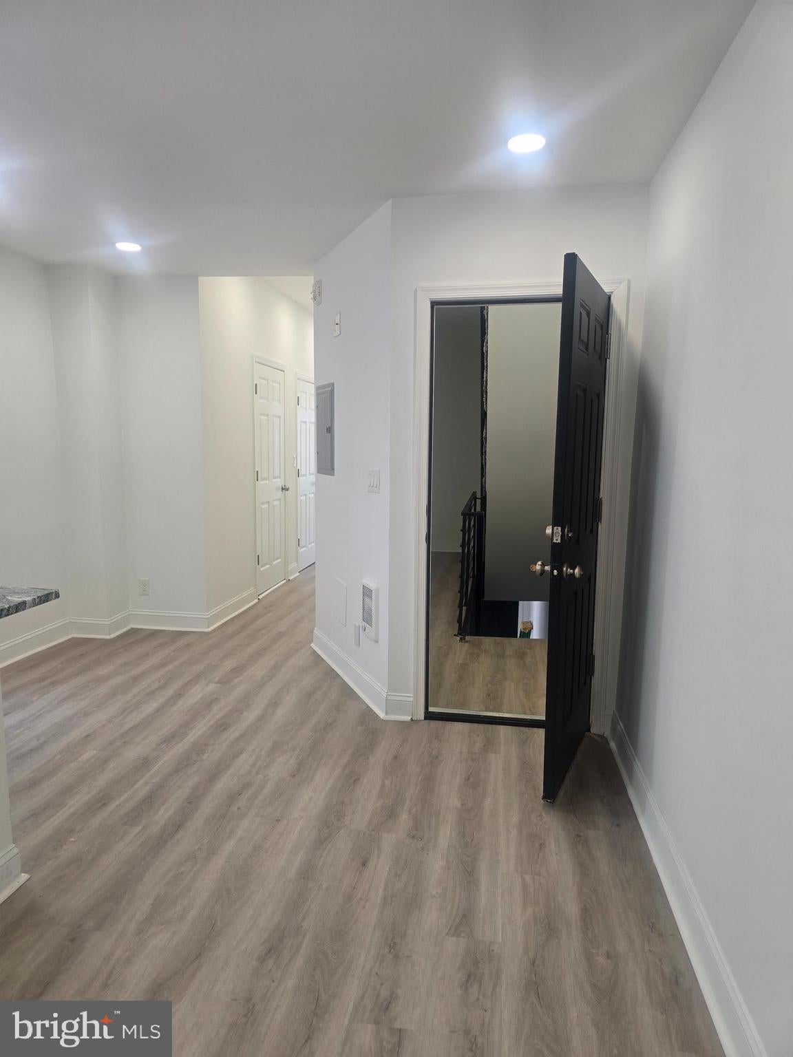 2561 N 18TH STREET 2ND FLOOR