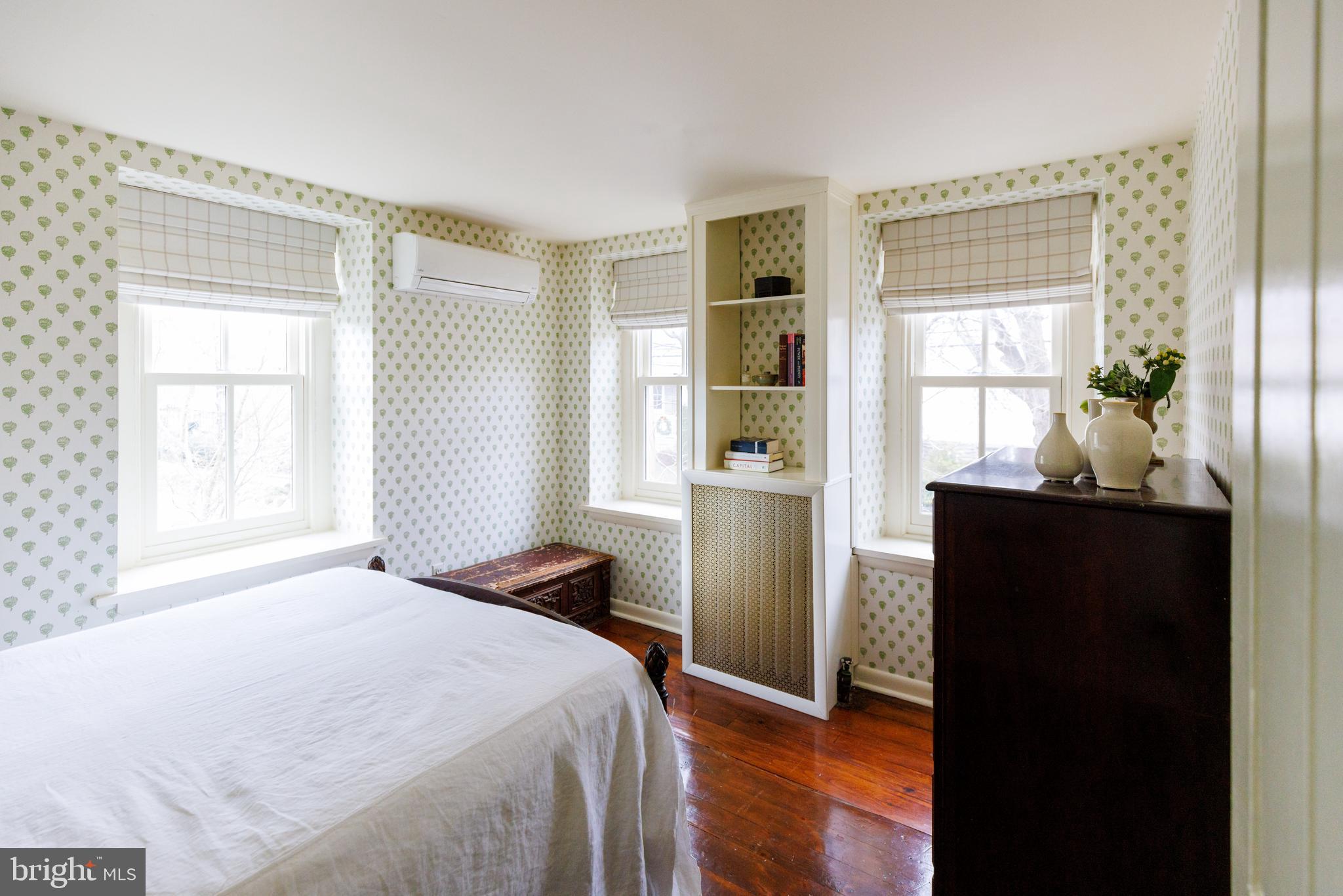 CHESTNUT HILL - Residential Lease