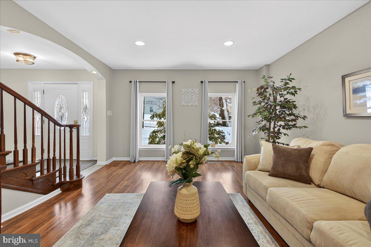 WOODLYN CROSSING - Residential