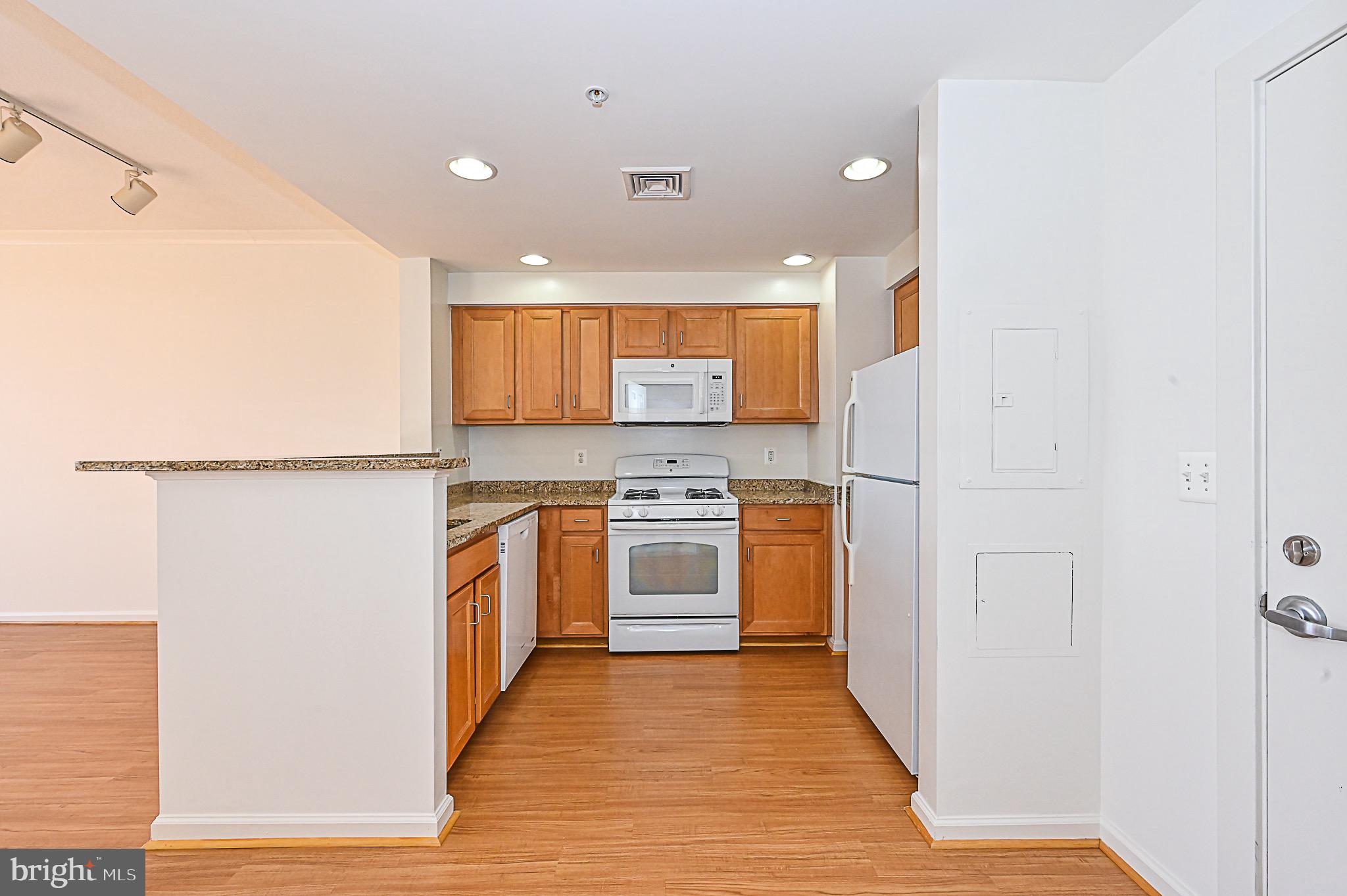 ELAN AT EAST MARKET - Residential