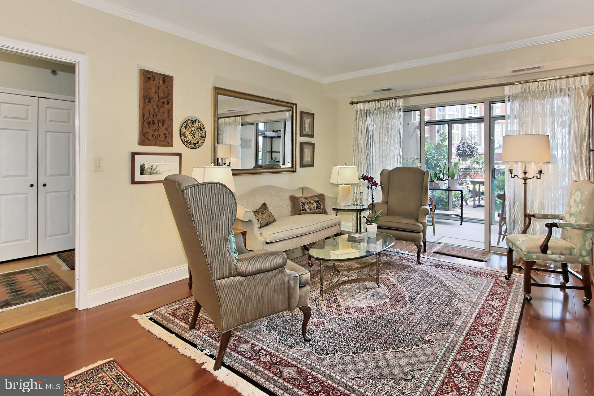 CARLYLE TOWERS CONDOMINIUM - Residential