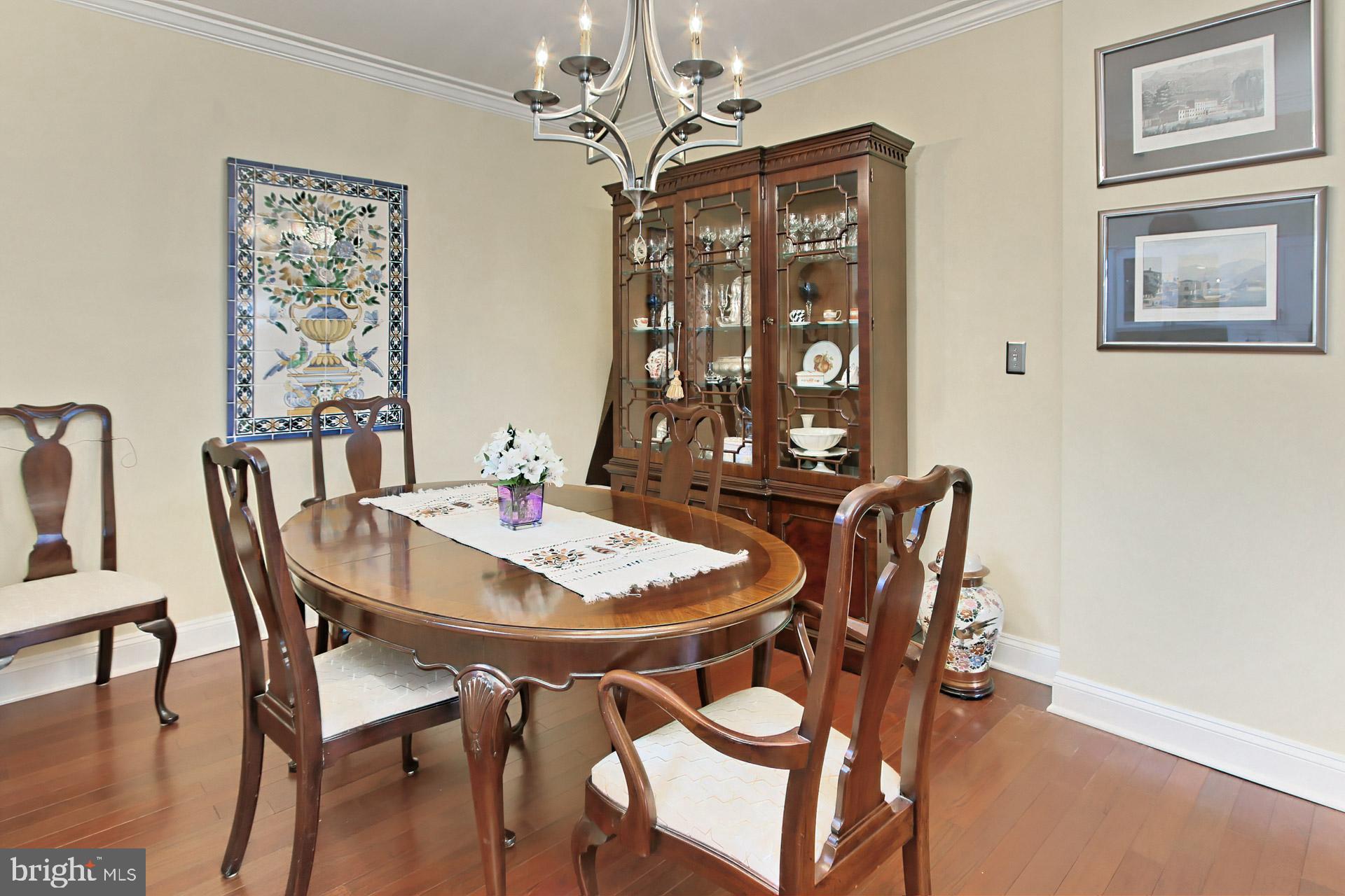 CARLYLE TOWERS CONDOMINIUM - Residential