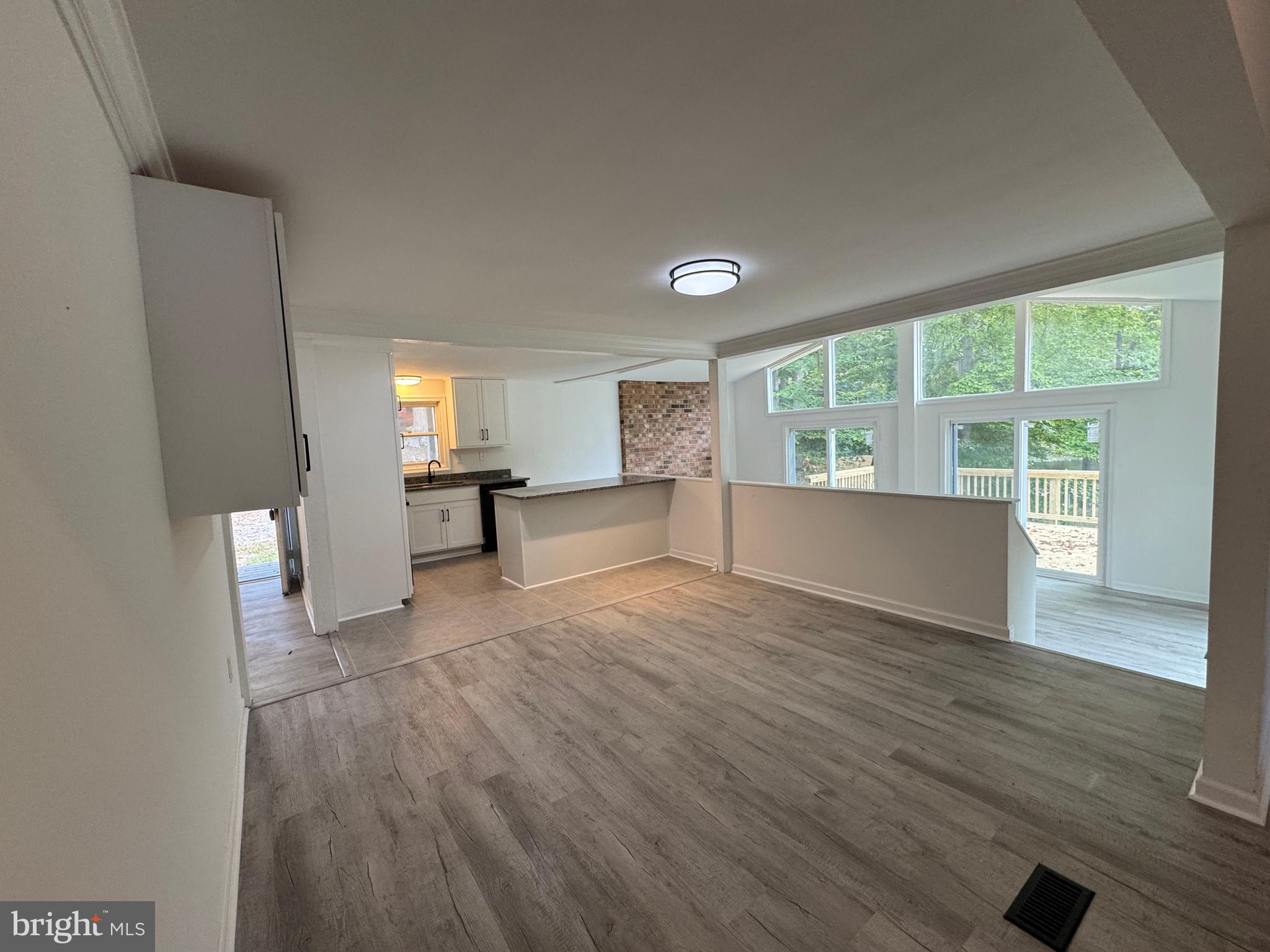 CAROLINE PINES - Residential