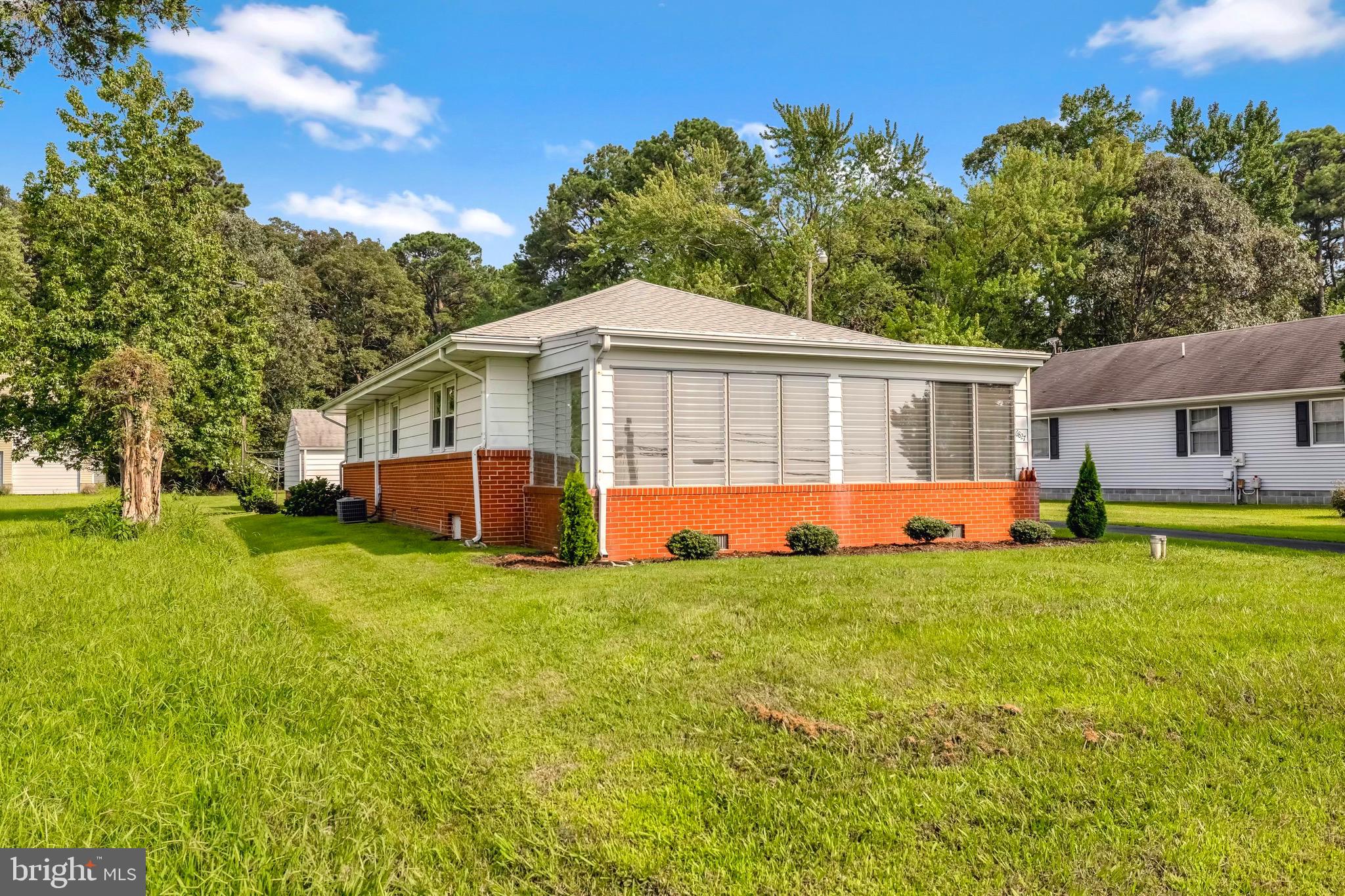 6827 BELLEVUE ROAD