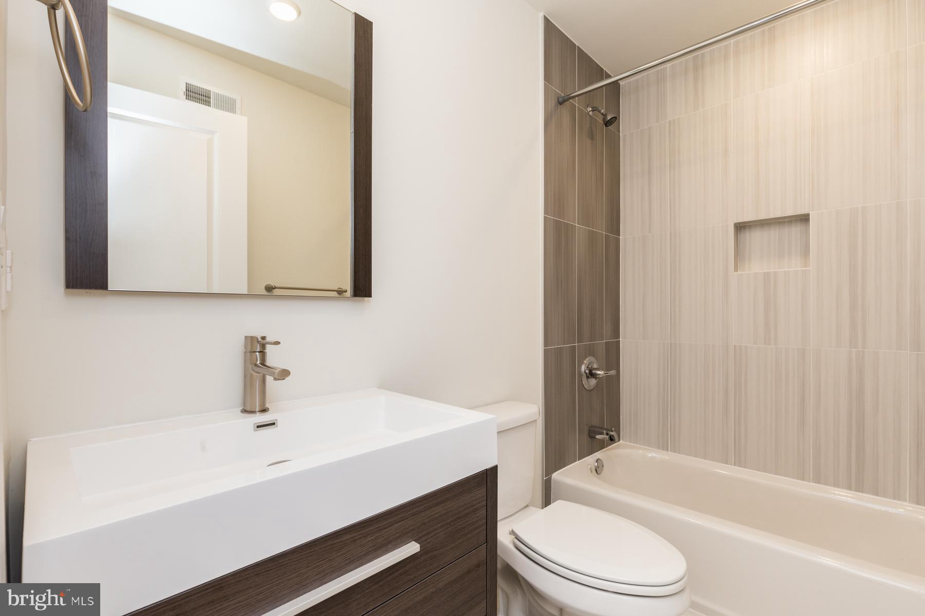 FRANCISVILLE - Residential Lease