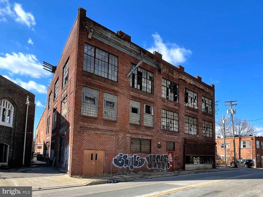 804 N. Franklintown Road comprises a 55,176 square foot industrial building on 0.758 acre in West Baltimore, near Hilton Parkway, the West Baltimore MARC train station, Gwynns Falls – Leakin Park and about 2.5 miles north of I-95. The site has frontage on two streets, multiple curb cuts and great access to several of Baltimore’s most significant commuter routes. The auction presents an opportunity to purchase a large asset, and renovate or fully redevelop for a variety of potential uses.
