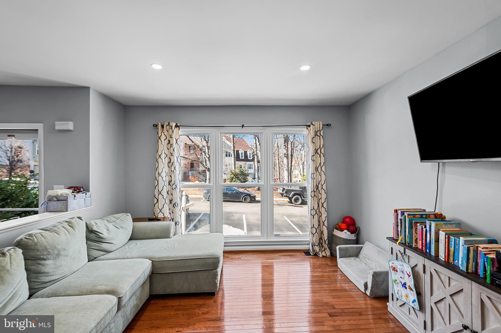 OLDE OAK RIDGE - Residential