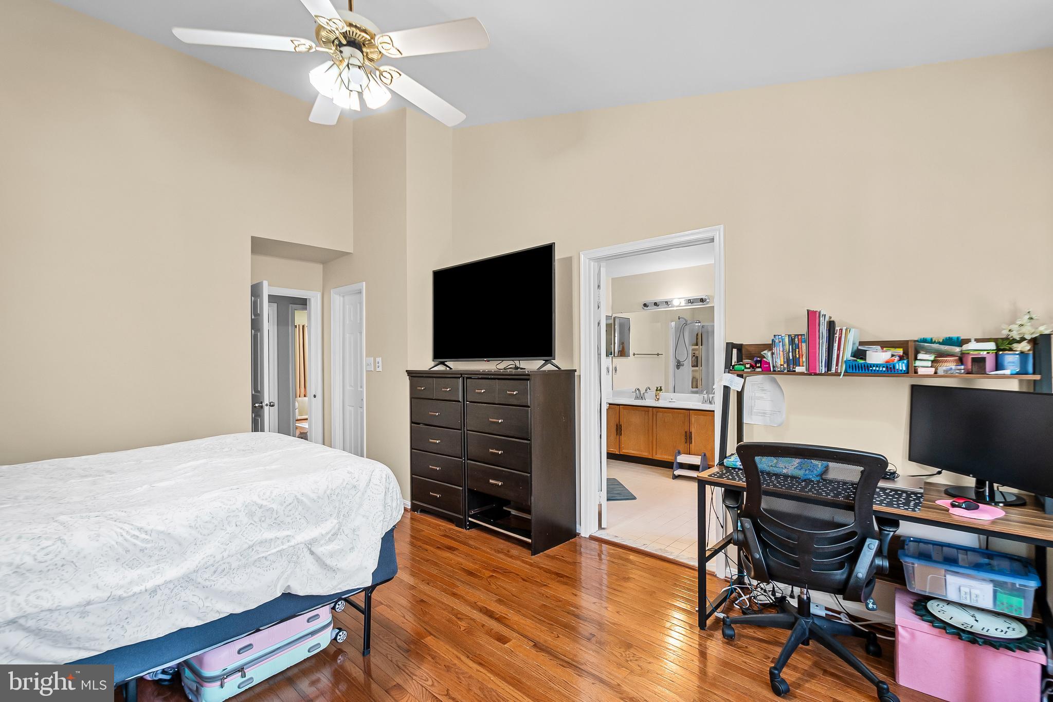 OLDE OAK RIDGE - Residential