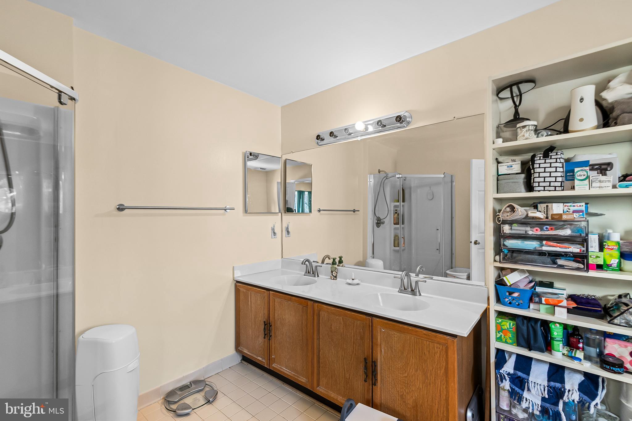 OLDE OAK RIDGE - Residential