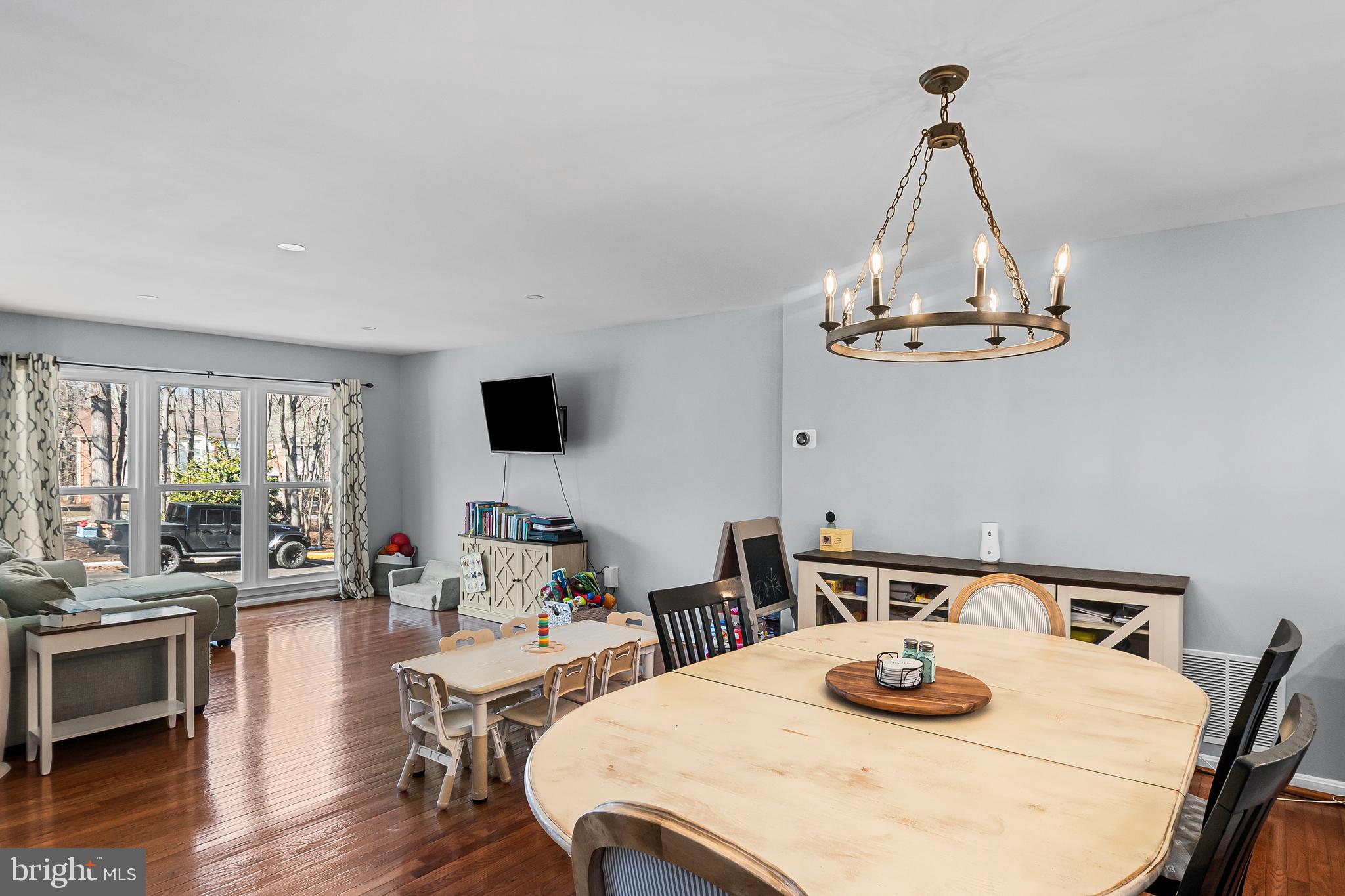 OLDE OAK RIDGE - Residential