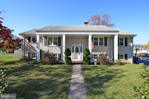 Photo of 126 N Maple Street, EPHRATA, PA 17522 (MLS # PALA2059170)