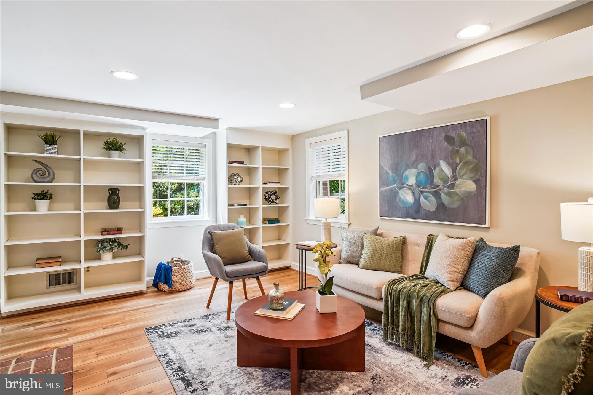 WOODSIDE PARK - Residential