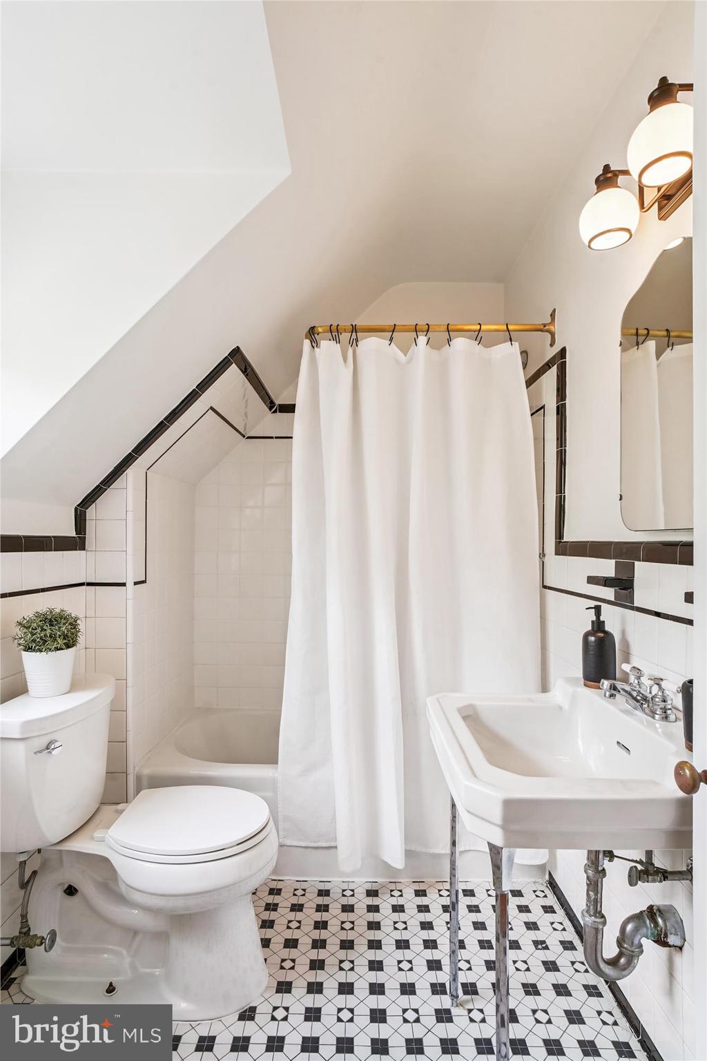 WOODSIDE PARK - Residential