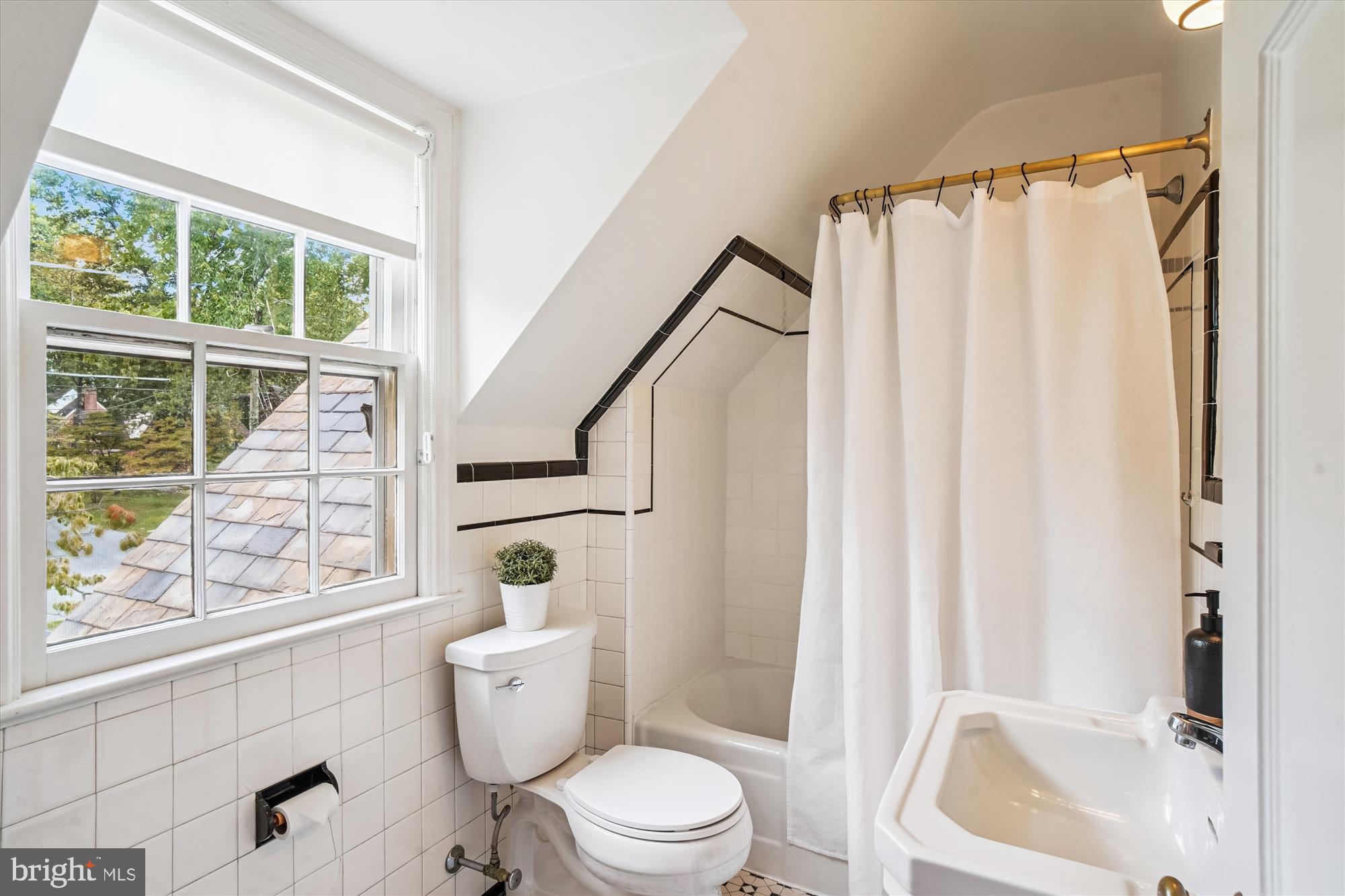 WOODSIDE PARK - Residential