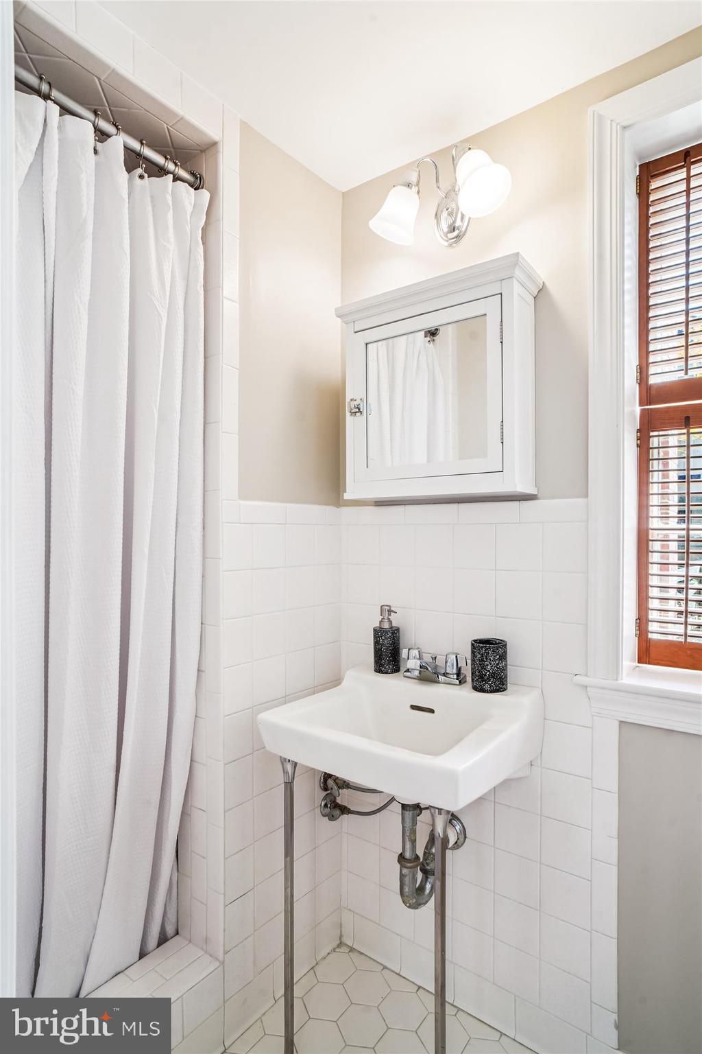 WOODSIDE PARK - Residential