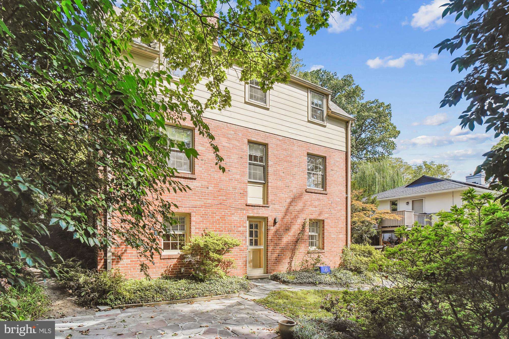 WOODSIDE PARK - Residential