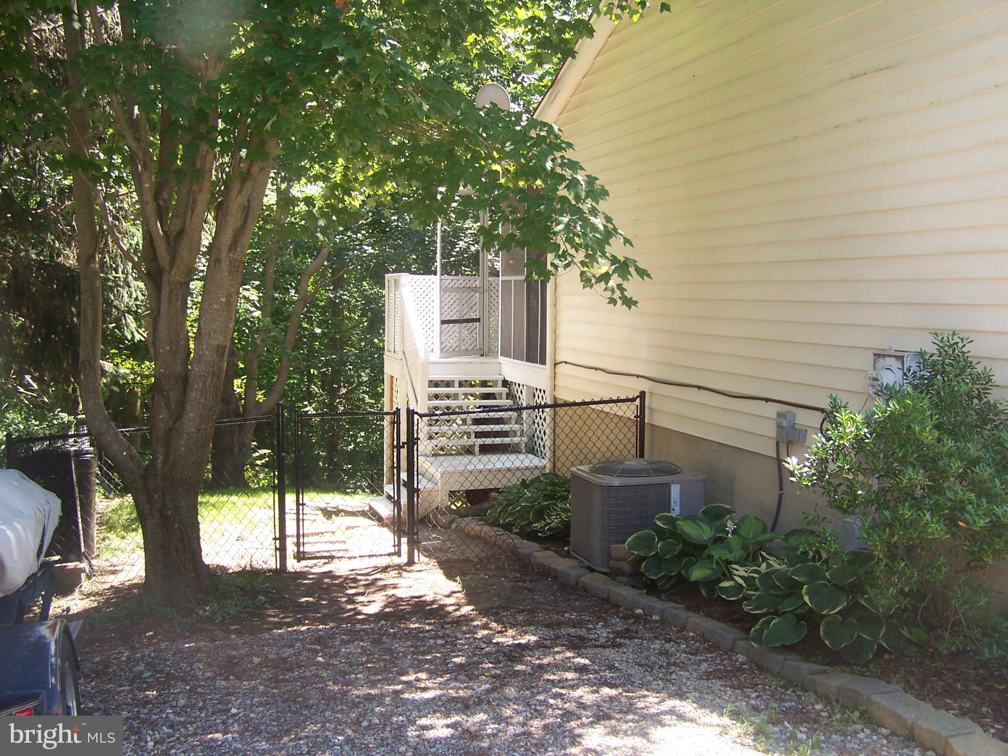 OLD BAYSIDE - Residential