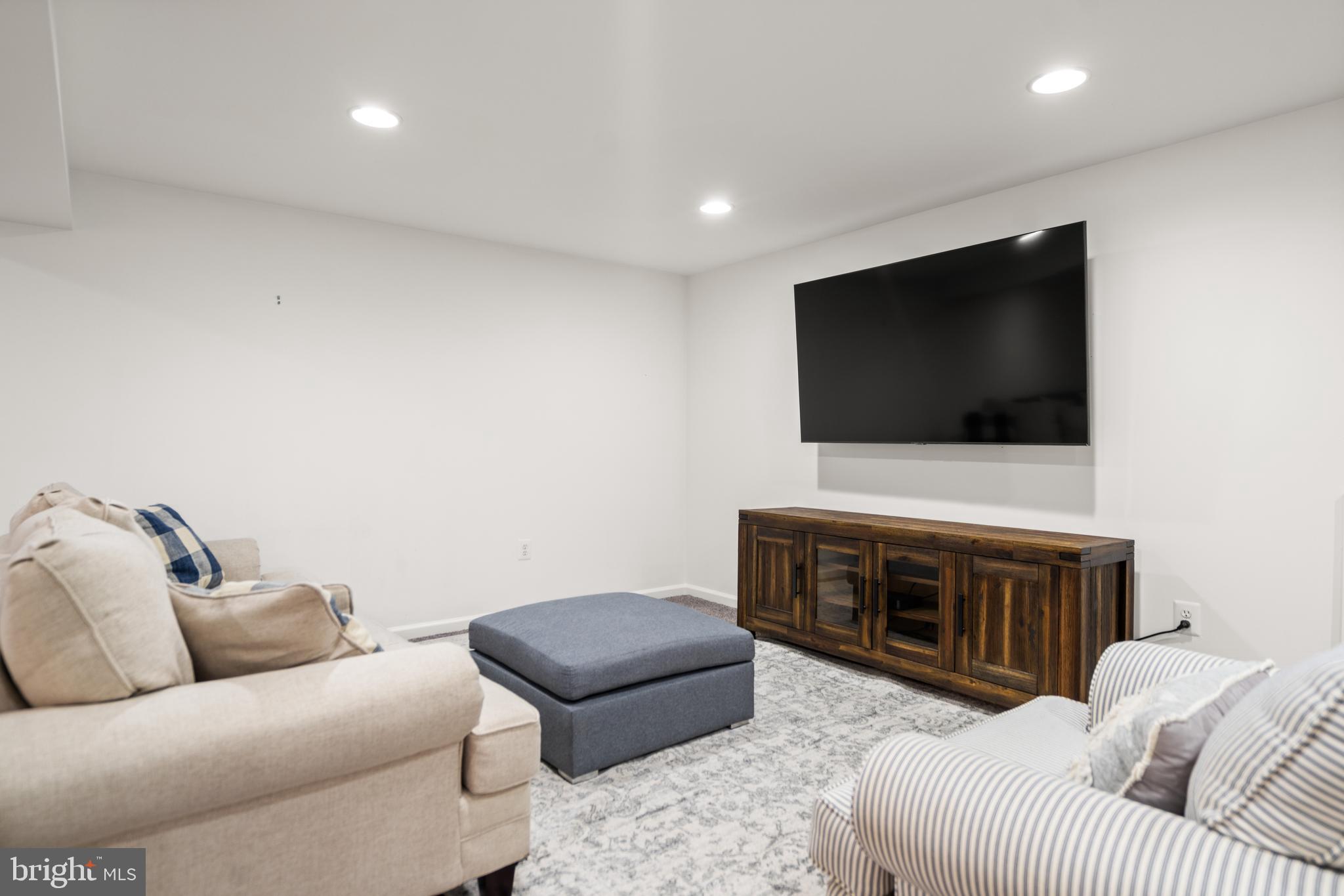 ROLLING VALLEY - Residential