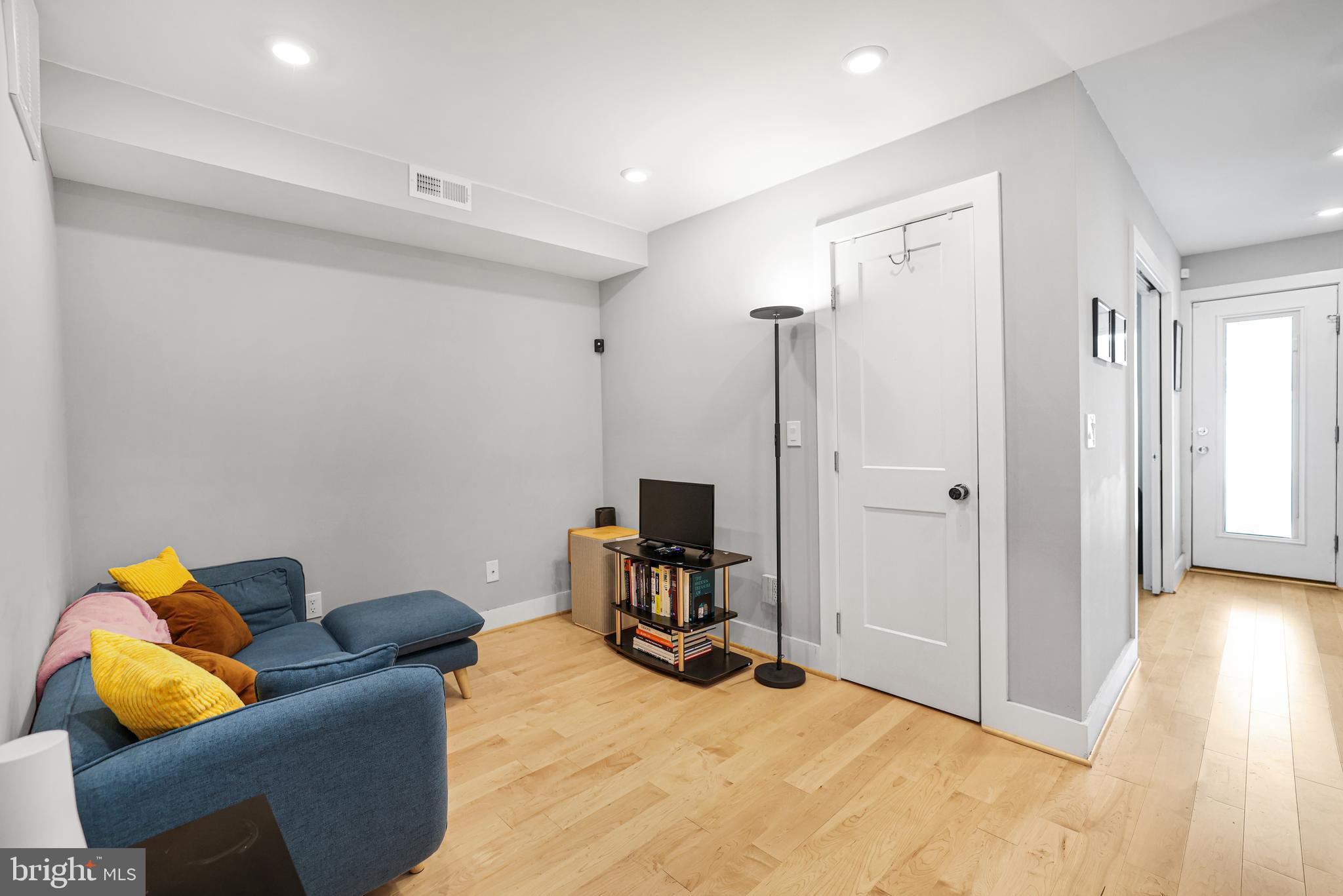833 19TH STREET NE 1