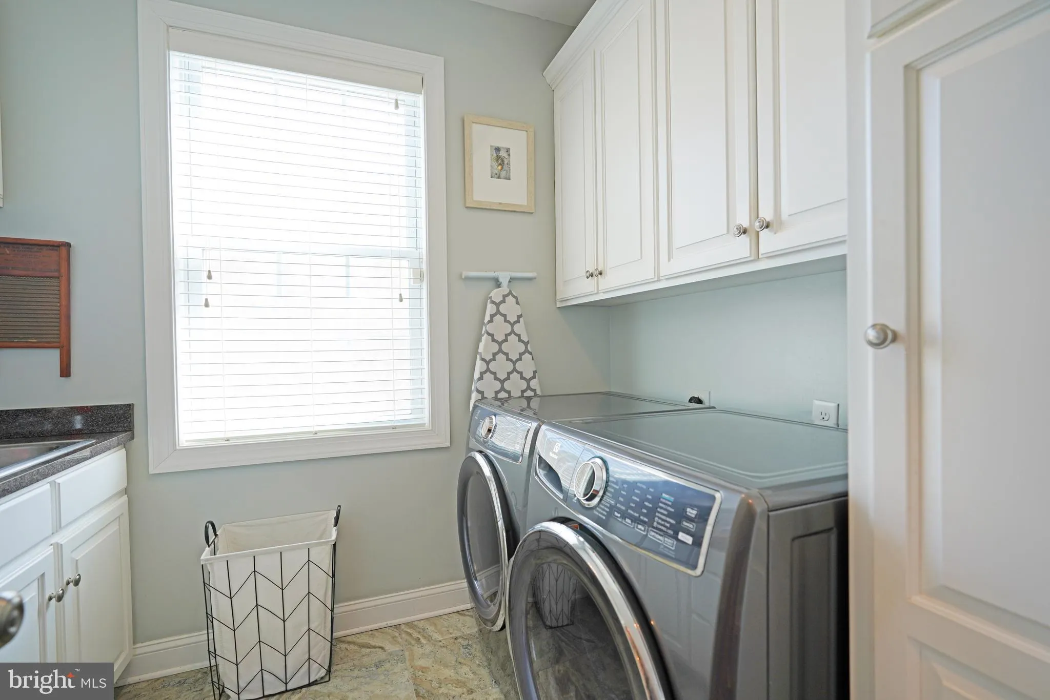 Lewes, Delaware 19958, United States, 5 Bedrooms Bedrooms, ,4 BathroomsBathrooms,Residential,Contingent,104853