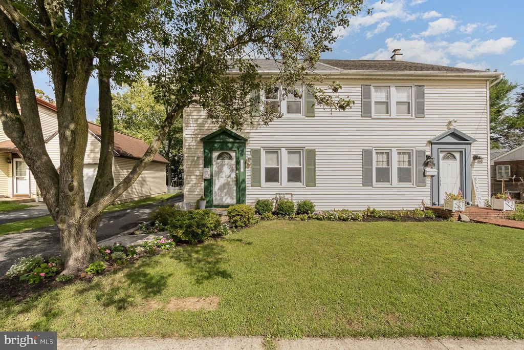 Photo of 129 E MARKET ST, LITITZ, PA 17543 (MLS # PALA2040680)