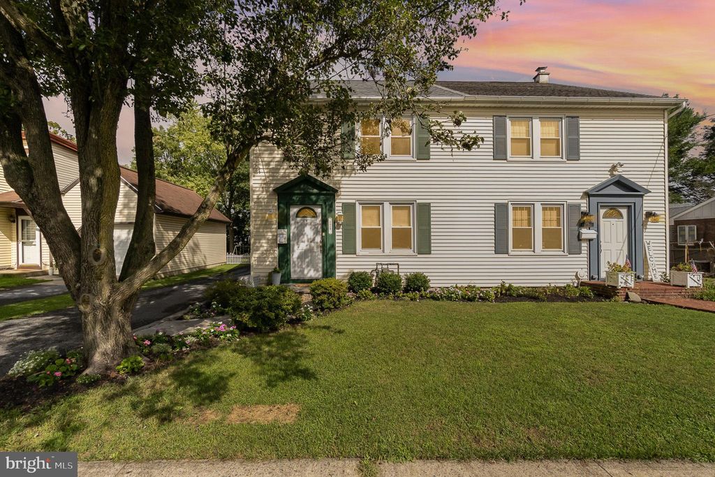 Photo of 129 E MARKET ST, LITITZ, PA 17543 (MLS # PALA2040680)