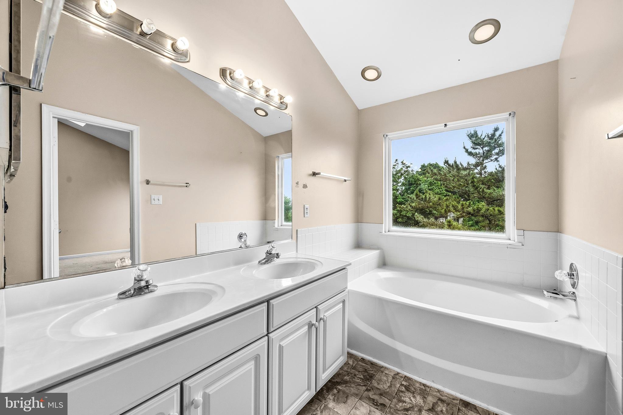 RIDGECREST - Residential