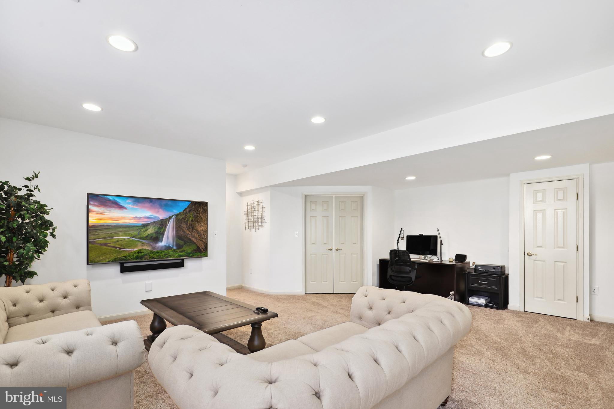 PORT POTOMAC - Residential