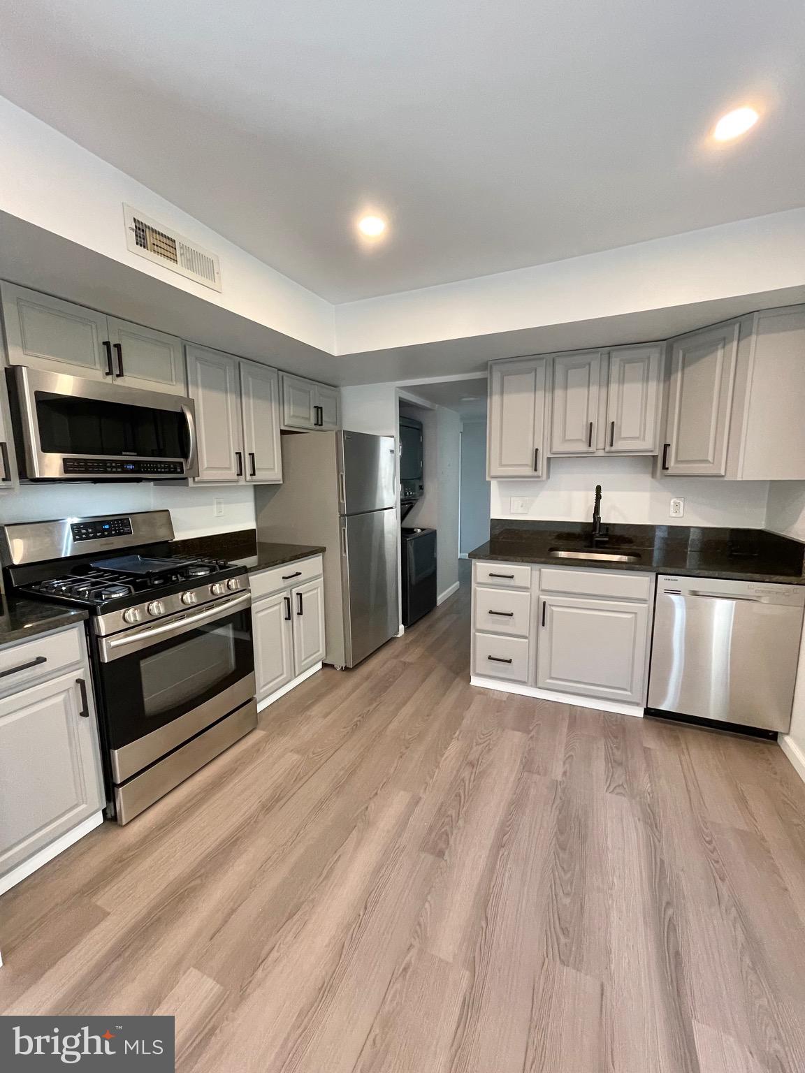 2049 ROYAL FERN COURT 43/21C