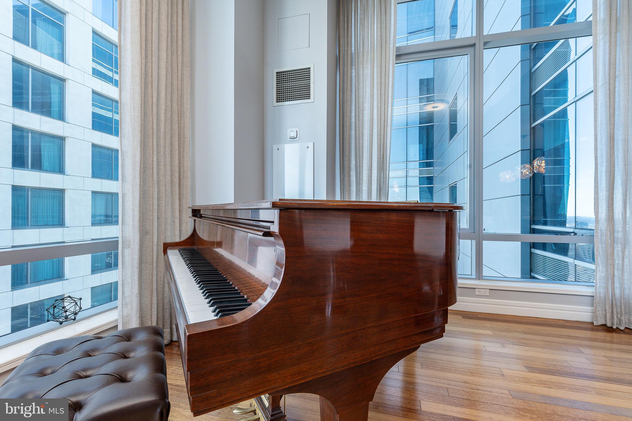 AVENUE OF THE ARTS - Residential