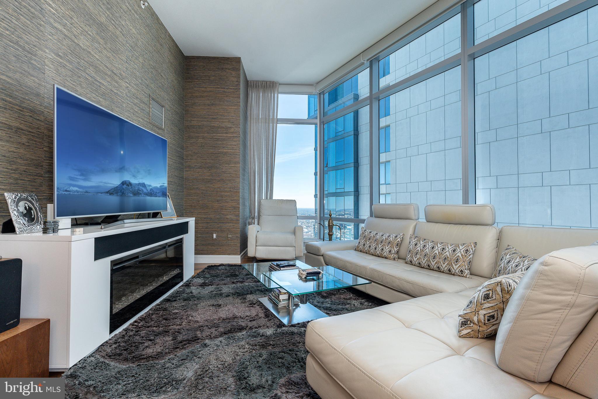 AVENUE OF THE ARTS - Residential