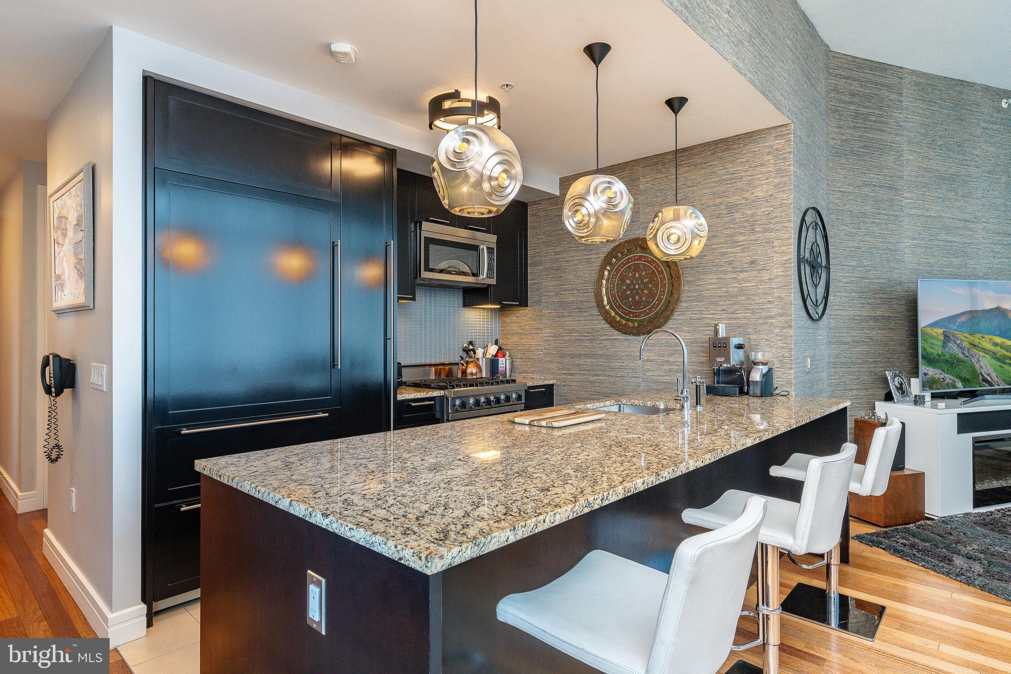 AVENUE OF THE ARTS - Residential