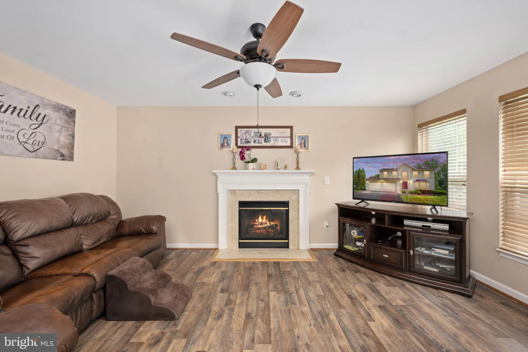 Fredericksburg, Virginia 22406, United States, 4 Bedrooms Bedrooms, ,3 BathroomsBathrooms,Residential,Contingent,146861