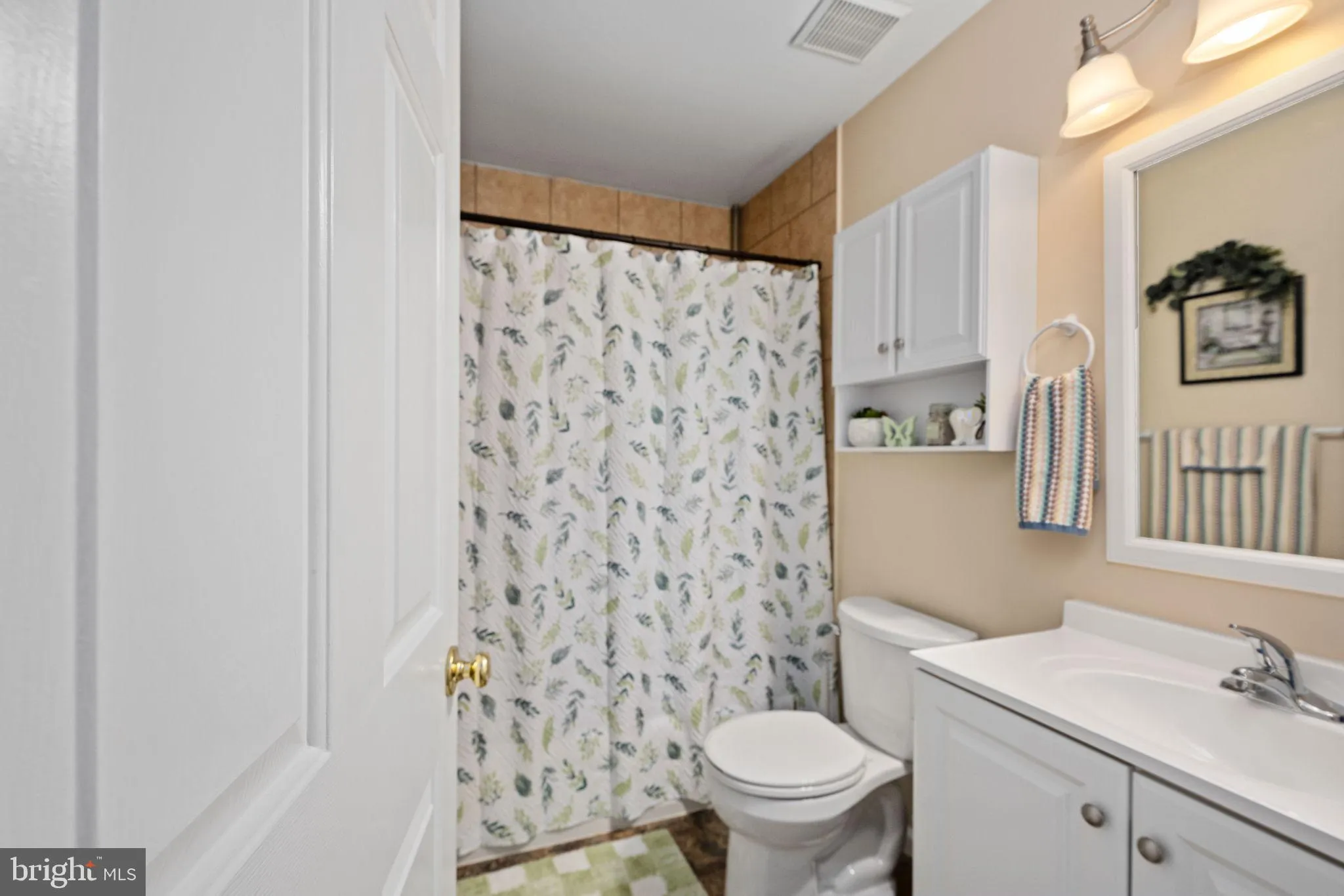 Fredericksburg, Virginia 22406, United States, 4 Bedrooms Bedrooms, ,3 BathroomsBathrooms,Residential,Contingent,146861