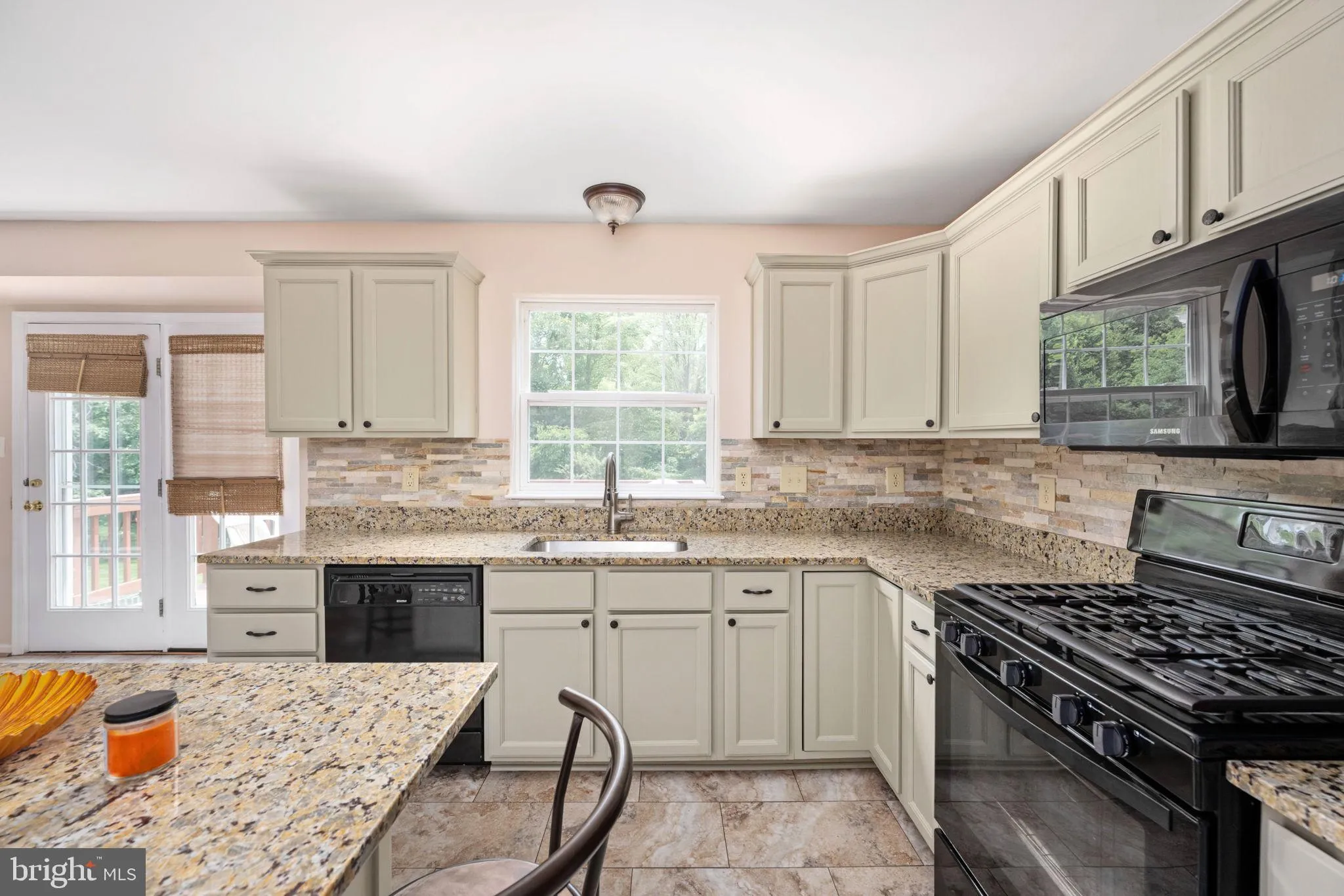 Fredericksburg, Virginia 22406, United States, 4 Bedrooms Bedrooms, ,3 BathroomsBathrooms,Residential,Contingent,146861