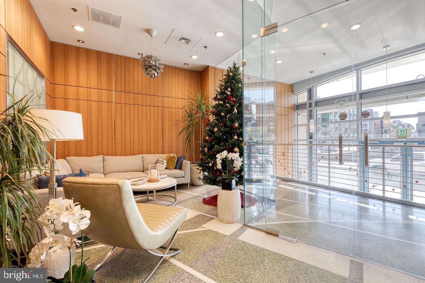 HARBOR EAST - Residential