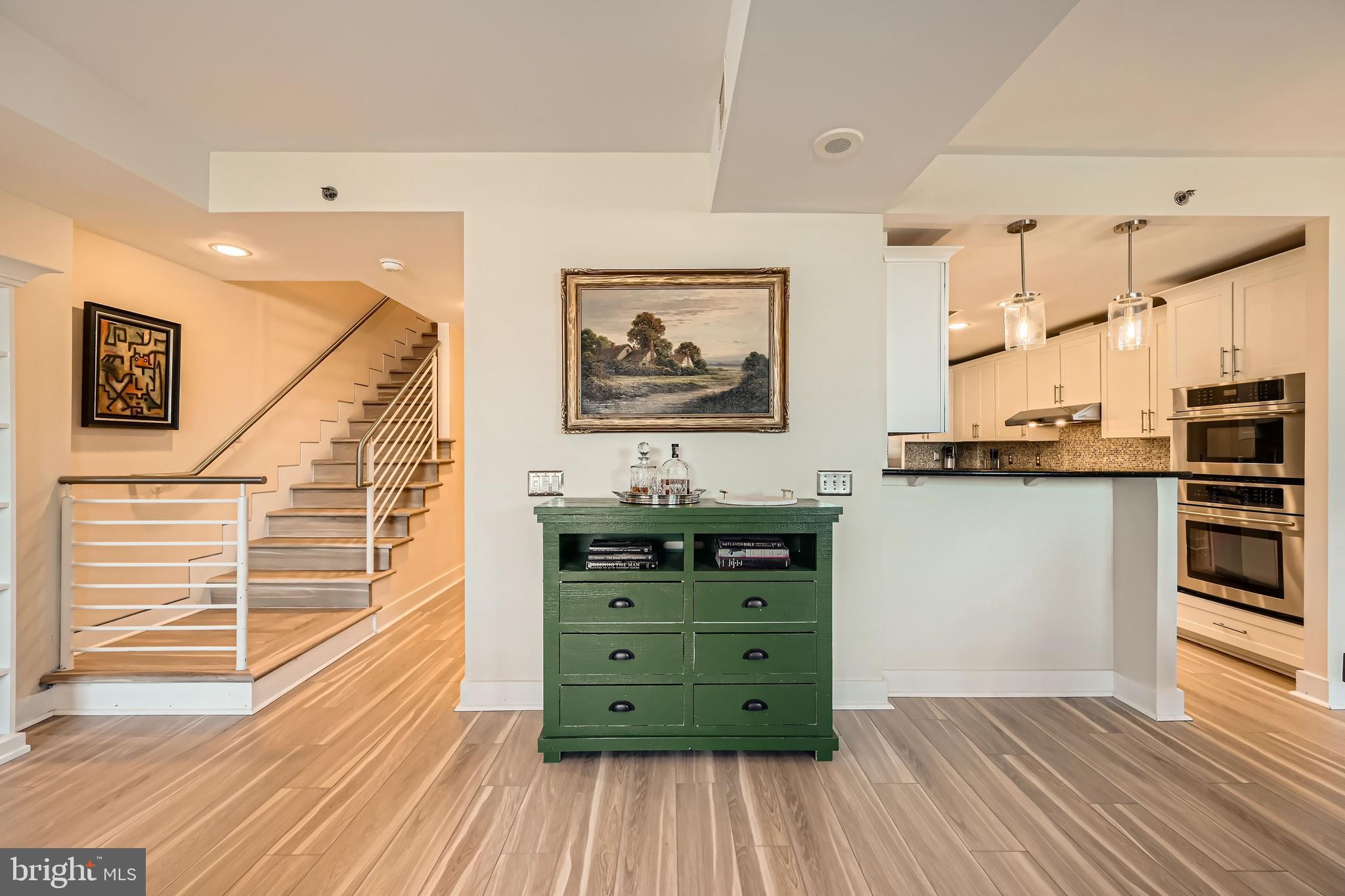 HARBOR EAST - Residential