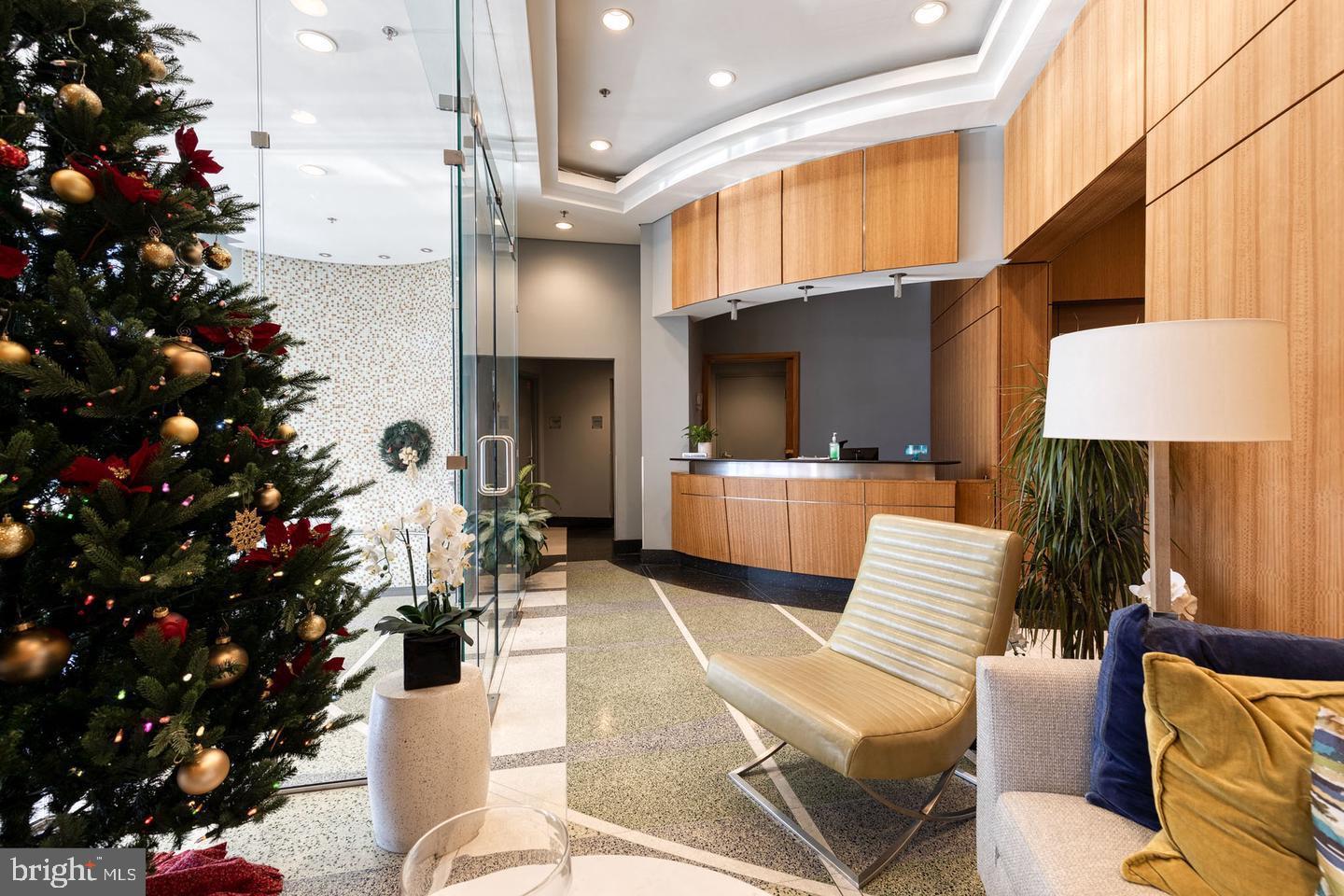 HARBOR EAST - Residential