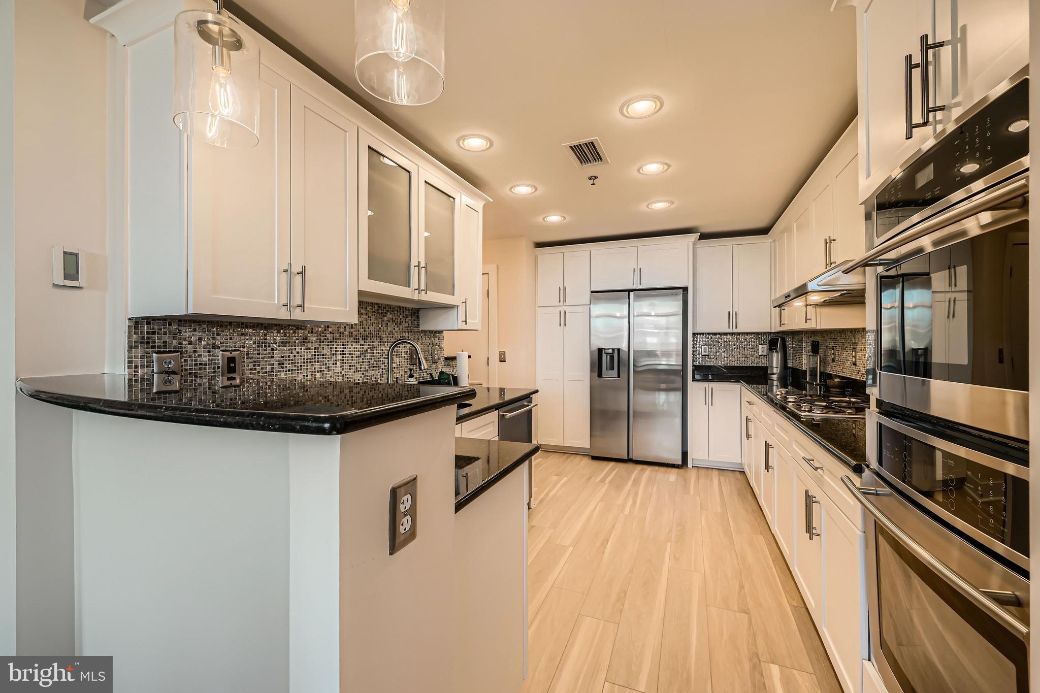 HARBOR EAST - Residential