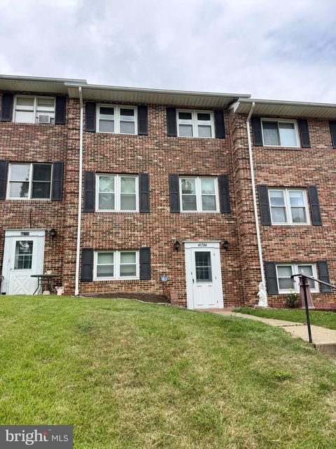 Townhouse For Sale - 41704 Courthouse Drive<br/> LEONARDTOWN, MD 20650