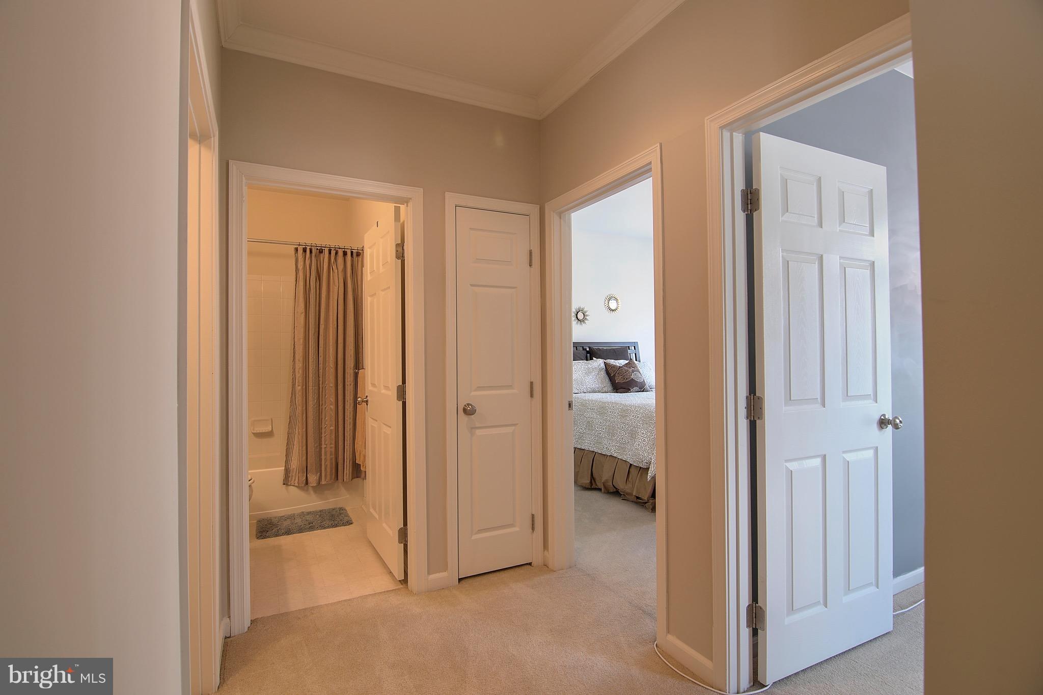 ELKRIDGE CROSSING - Residential