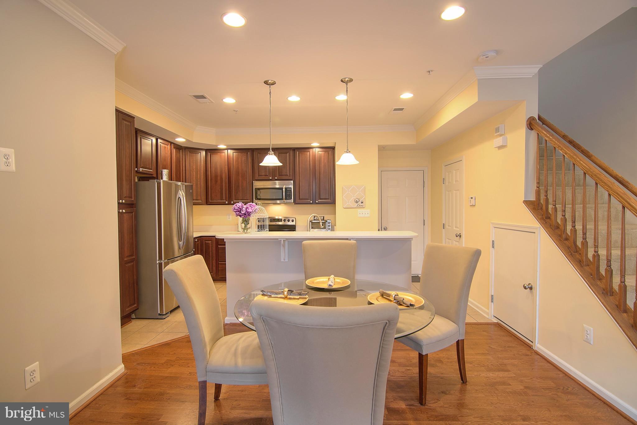 ELKRIDGE CROSSING - Residential