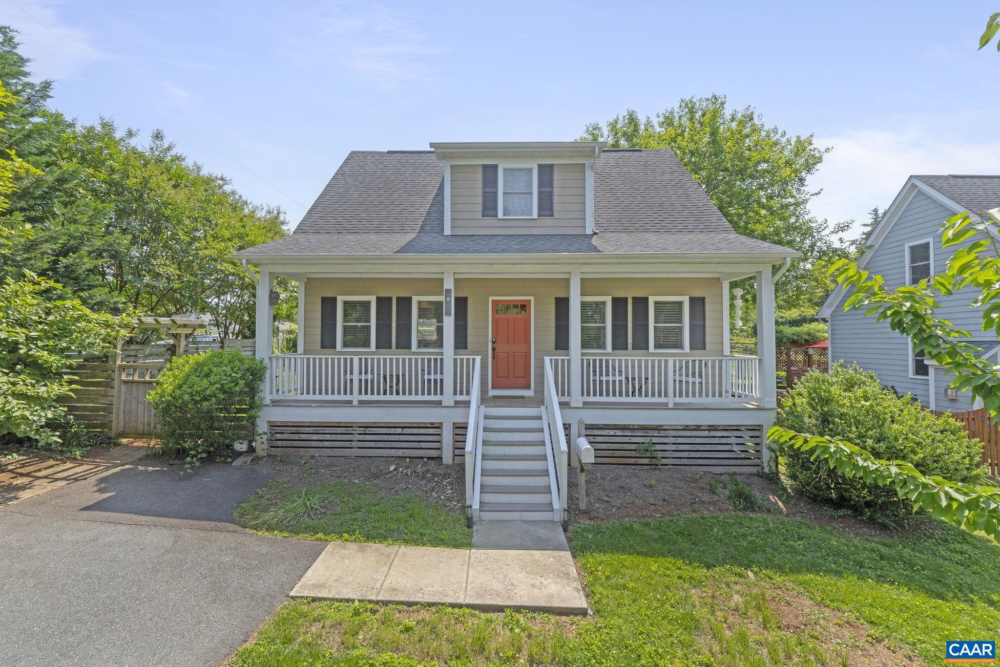 1012 LOCUST LN
