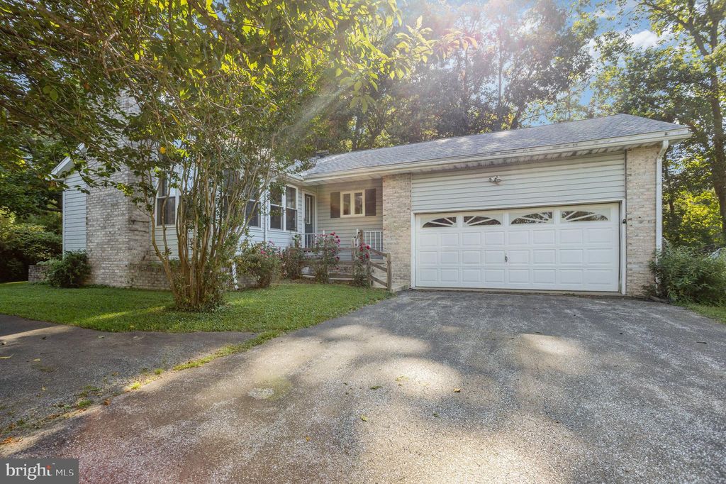 Photo of 18061 Fielding Court, NEW FREEDOM, PA 17349 (MLS # PAYK2089916)