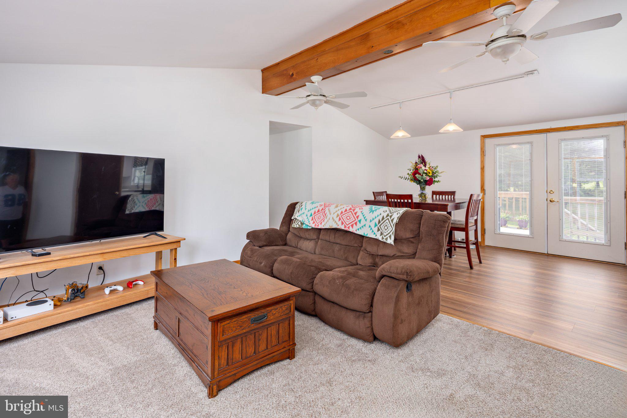 1045 DOYLE ROAD