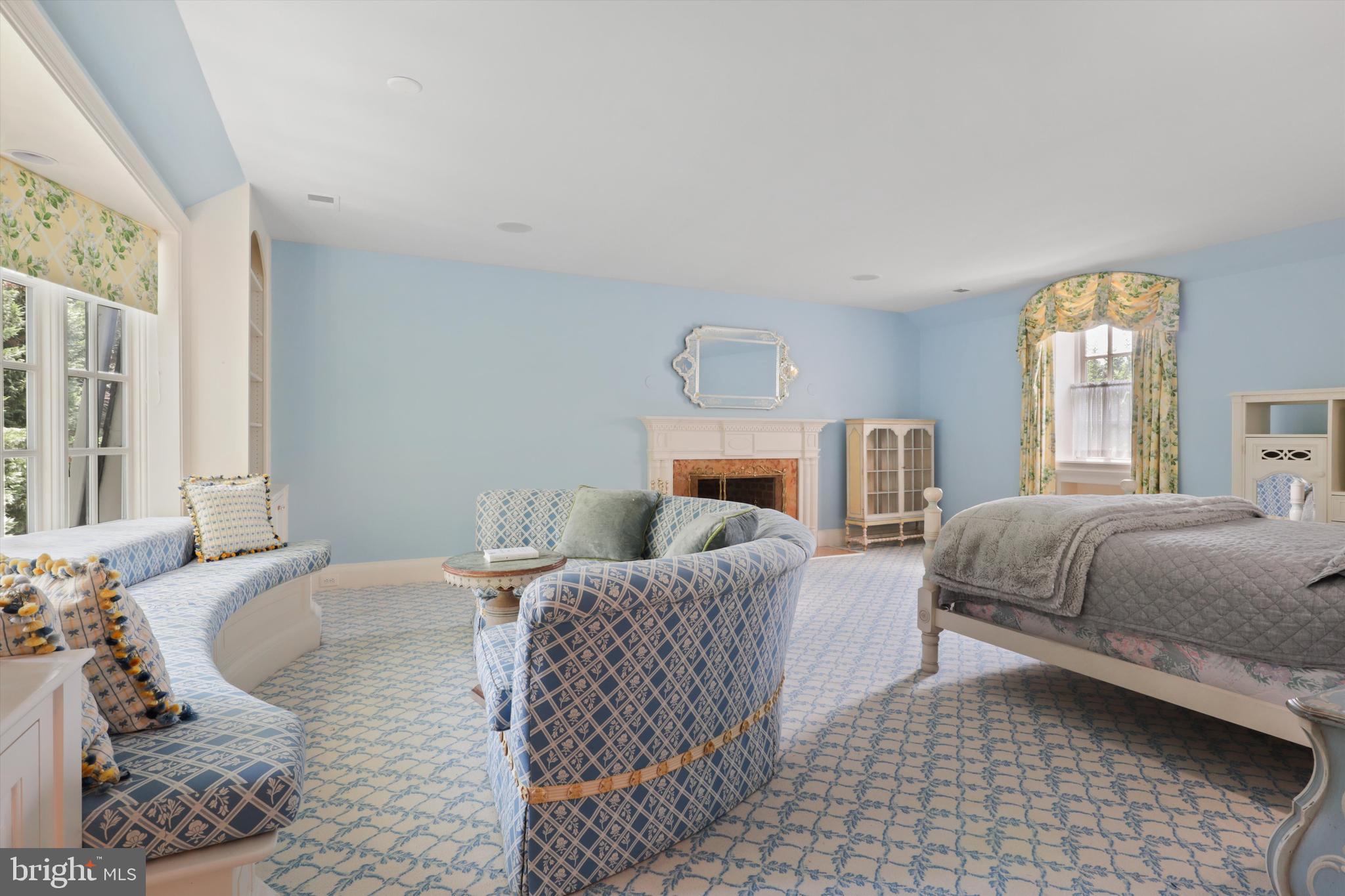 SADDLE RIDGE - Residential