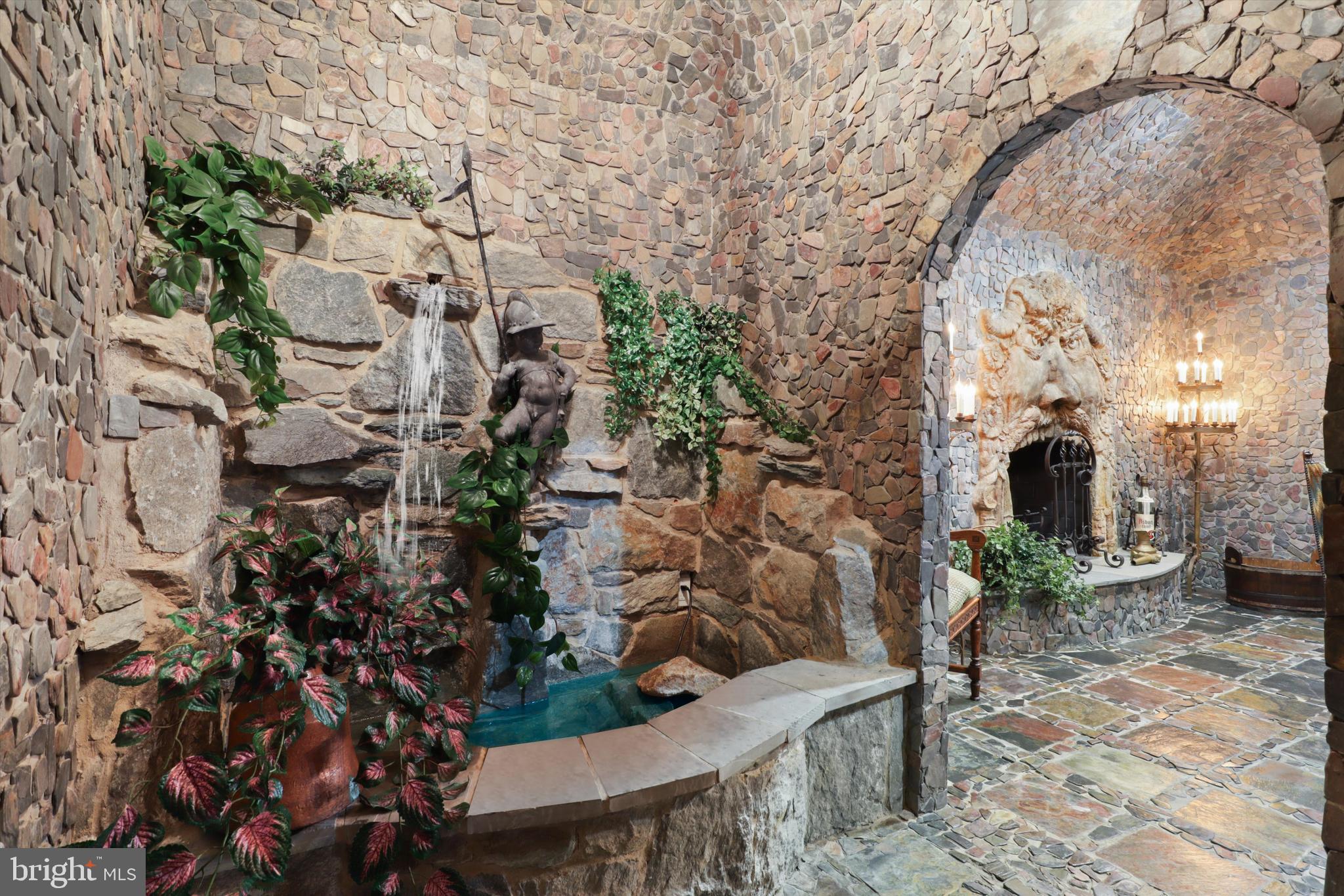 SADDLE RIDGE - Residential